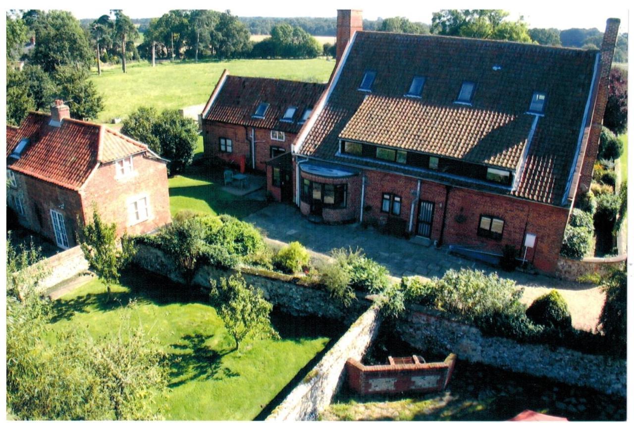 Dairy Cottage Cockley Cley Экстерьер фото